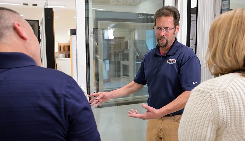 Kelly Fradet Expert talking to Customers